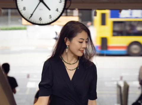 vivian 左下橫向場景